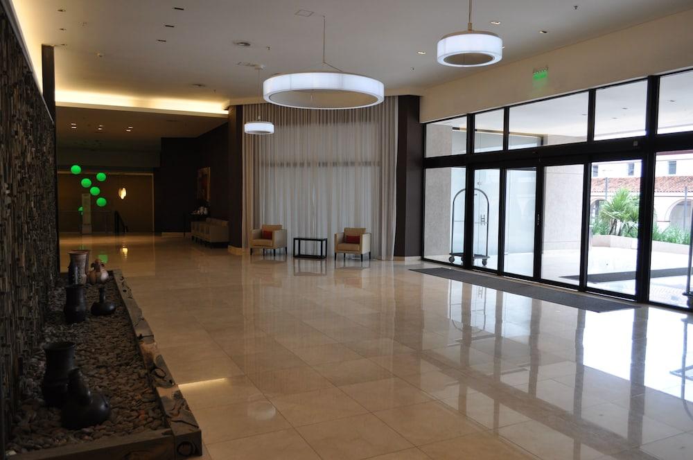 Hilton Garden Tucuman Hotel 4*